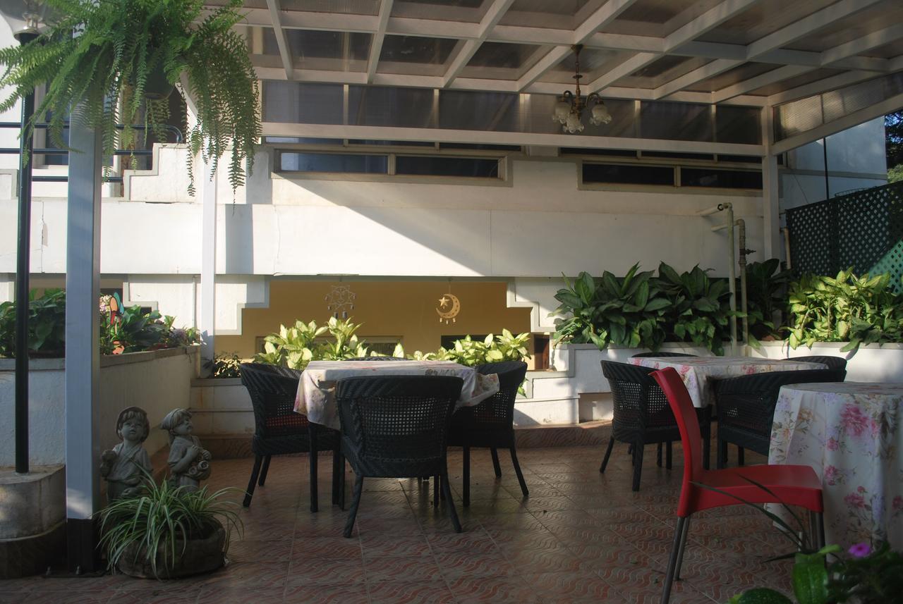 Bed and Breakfast Terrace Gardens à Bangalore Extérieur photo